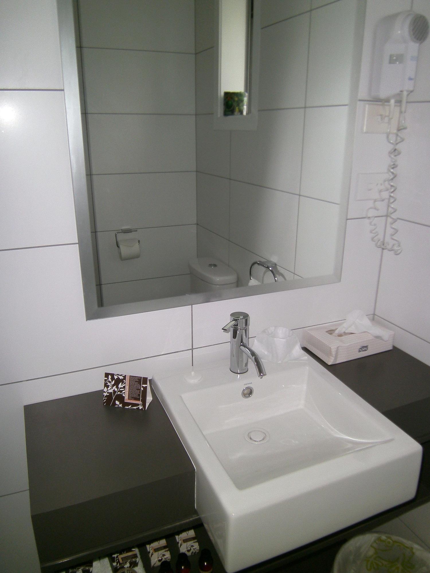 Anchorage Motel Apartments Те-Анау Экстерьер фото