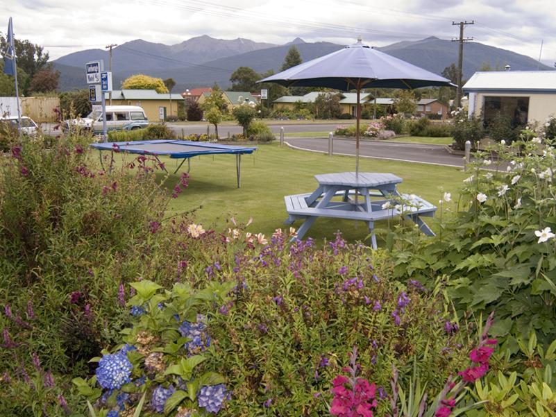 Anchorage Motel Apartments Те-Анау Экстерьер фото